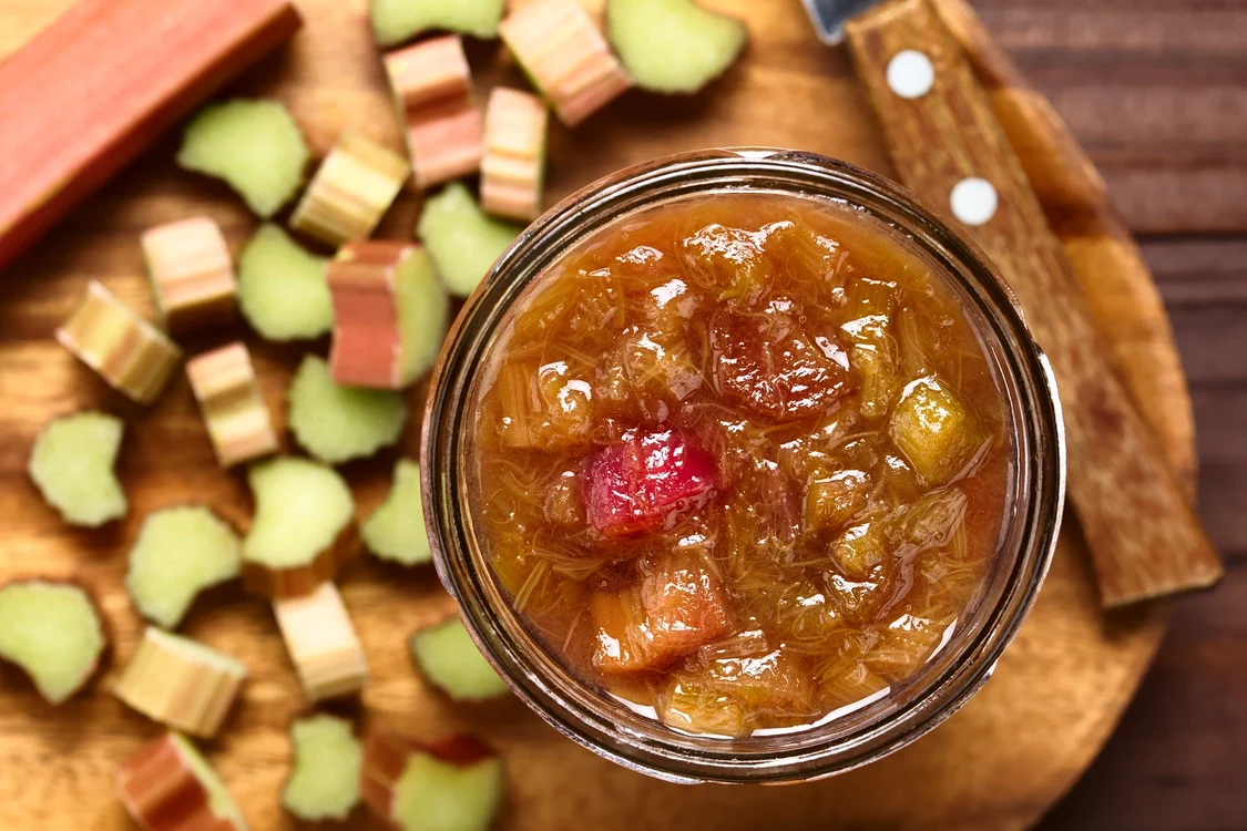 
    Dulceață de rubarbă și ananas  