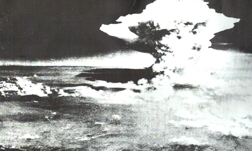 6 August: SUA lansează prima bombă atomică asupra localităţii japoneze Hiroshima jpeg