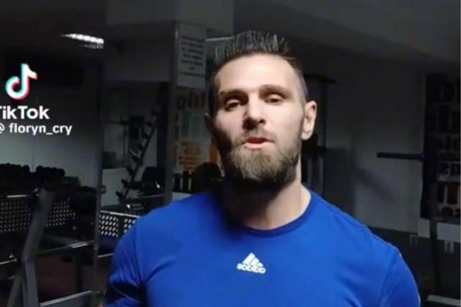 Un simpatizant al lui Călin Georgescu, ridicat de polițiști după ce l-a amenințat cu moartea pe Ilie Bolojan: „Uite așa, cu capul de bordură”