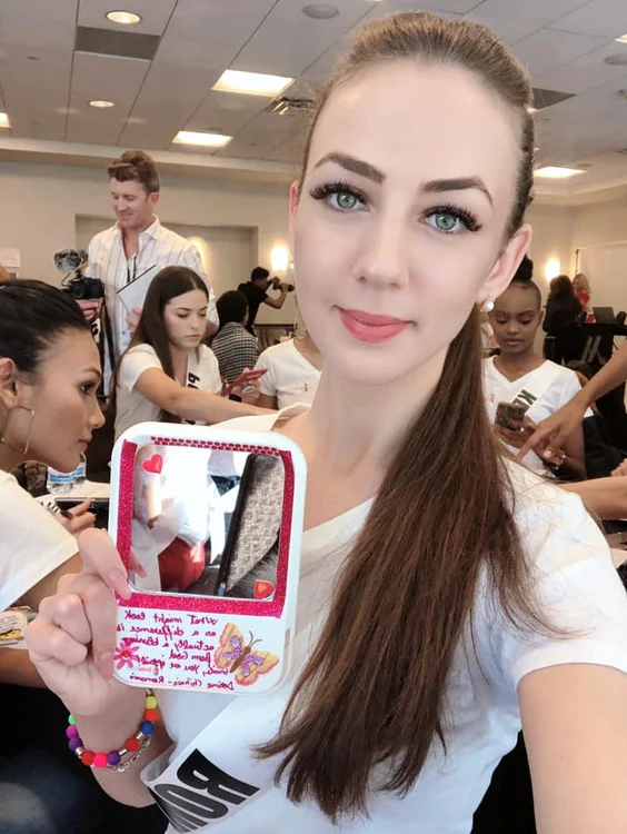 Dorina Chihaia speră că va fi încoronată drept Miss Universe 2019