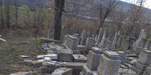 image 2019 04 4 23068434 0 cimitirului evreiesc din husi vandalizat 3 jpg