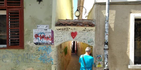 Strada Sforii ar putea fi închisă noaptea FOTO Ioan Buciumar