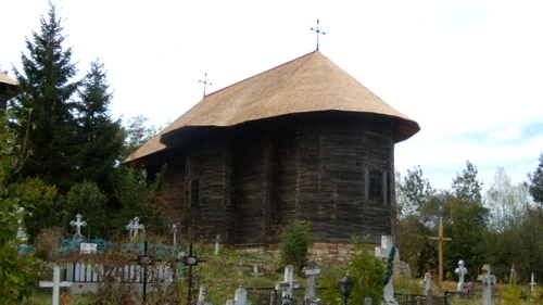 biserica lemn