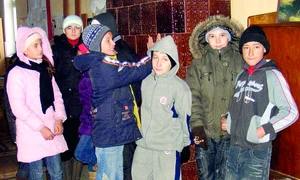 Copiii iau  cu asalt soba în timpul pauzelor jpeg