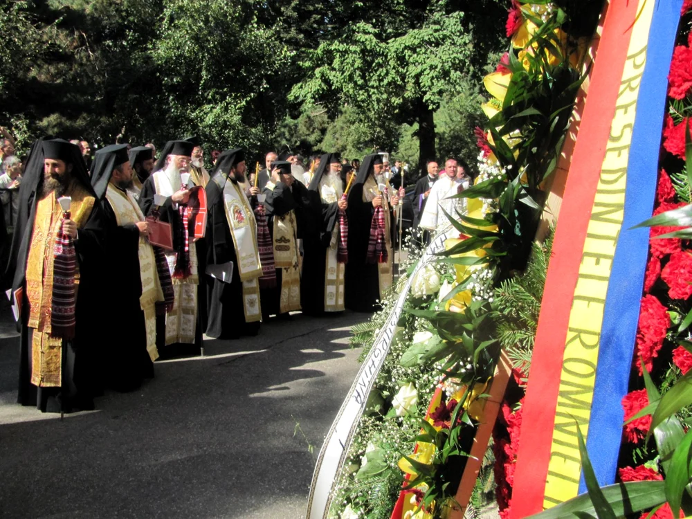 Înmormântarea mitropolitului Nicolae Corneanu FOTO Ştefan Both