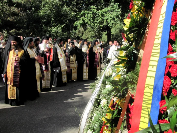 Înmormântarea mitropolitului Nicolae Corneanu FOTO Ştefan Both