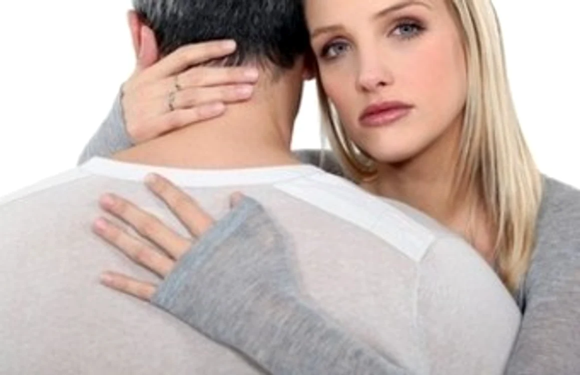 
    Chiar dacă nu implică un act sexual, infidelitatea emoţională este cel puţin la fel de periculoasă ca cea sexualăfoto: 123RF  