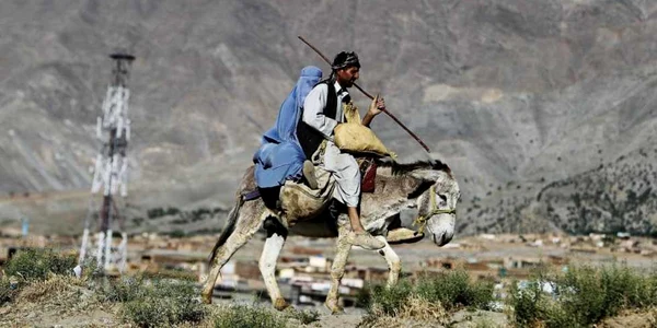 familie pe magar afganistan foto reuters