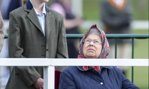 Lady Louise Windsor si Regina Elisabeta jpeg