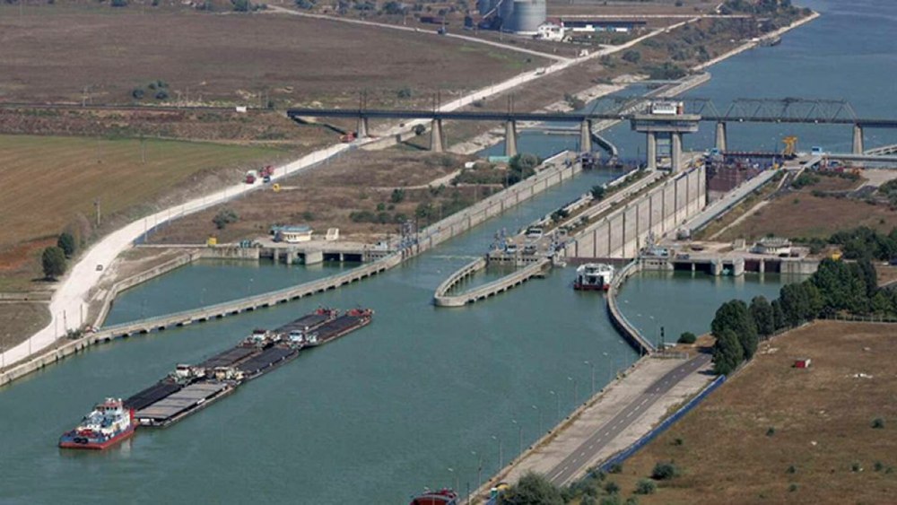 Trupul neînsuflețit al unui bărbat a fost descoperit în Canalul Dunăre-Marea Neagră, în zona Agigea
