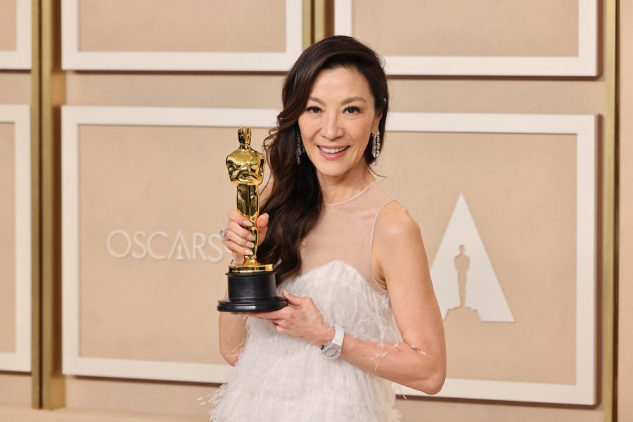 Actrița Michelle Yeoh s-a căsătorit, după o logodnă de 19 ani. Cum a arătat marele eveniment FOTO 