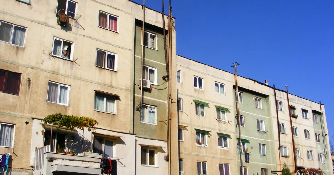 Aşa arătau blocurile pe vremea când severinenii se încălzeau cu sobe  FOTO Corina Macavei