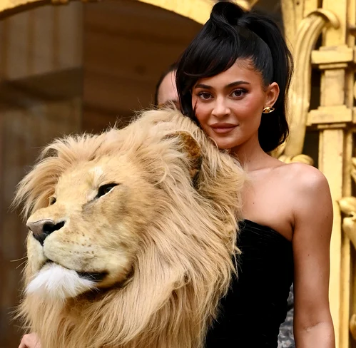 Kylie Jenner i-a speriat pe toți, pe covorul roșu (Foto: Profimedia)