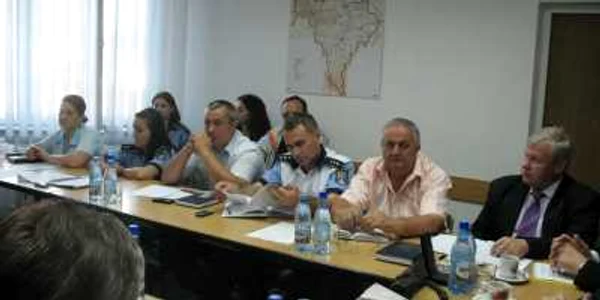 Sorin Duşa-în imagine al doilea de la dreapta la stânga-a fost şeful Serviciului de Ordine Publică 