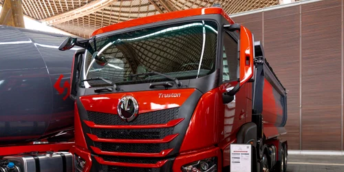 3Basculanta ATP Trucks jpg