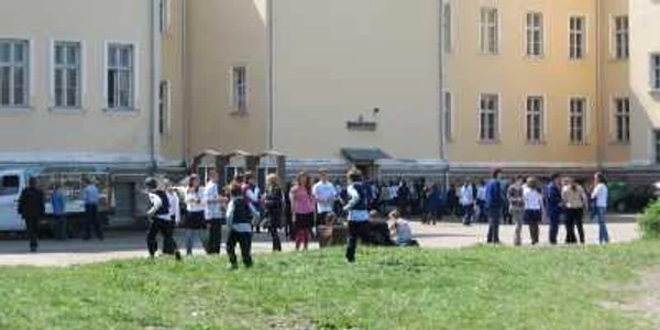 Bistriţa: Elevii iau alocaţie şi după 18 ani