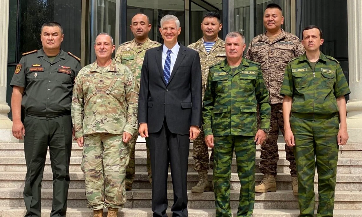 Ambasadorul SUA în Tadjikistan, care a lansat personal exercițiul militar de Cooperare Regională