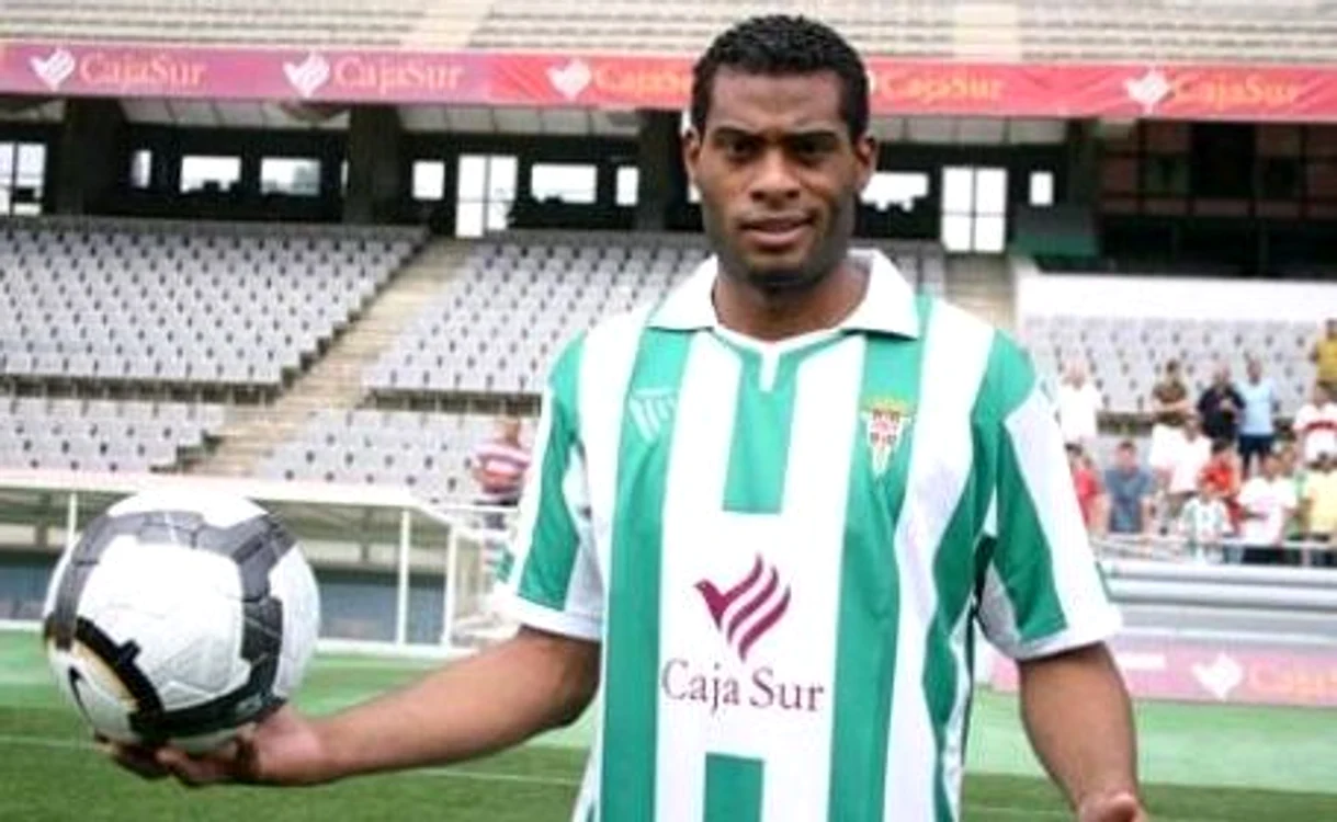 
    David Lopes  