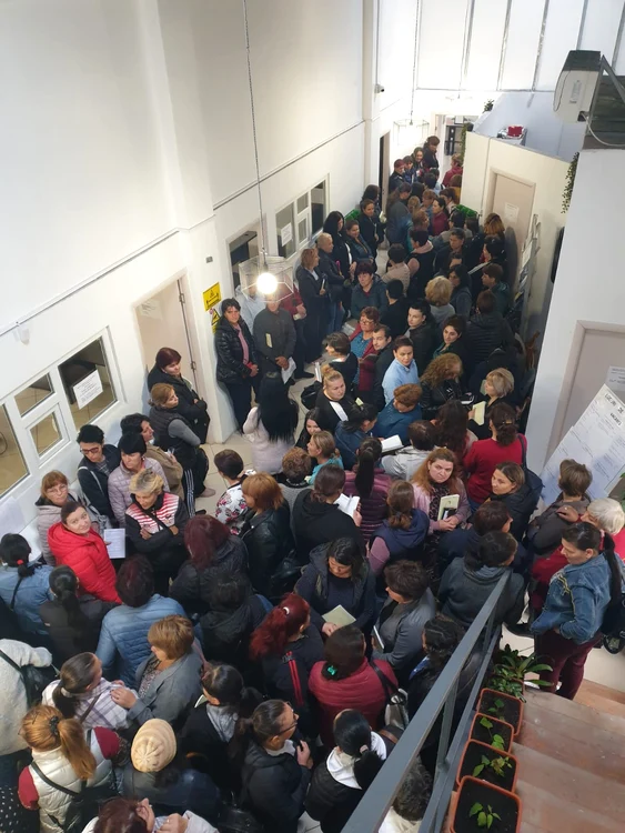 Și la bursa organizată la Caracal au venit mulți șomeri FOTO: AJOFM 
