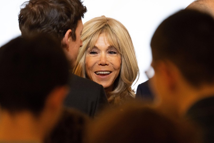 Scandal în Franţa, după ce soția președintelui a fost înregistrată făcând o remarcă vulgară despre activistele feministe. „E timpul ca soții Macron să plece”