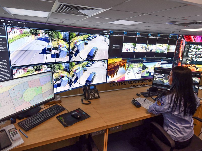 „Suntem cu ochii, dar și cu gura pe voi!”. Punctele de colectare selectivă din Sectorul 6, dotate cu camere video și difuzoare