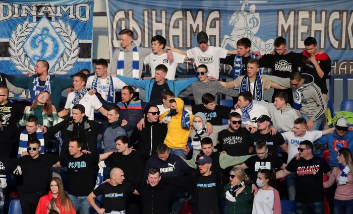 
    In Belarus spectatorii pot asista în continuare la meciuriFOTO: EPA  