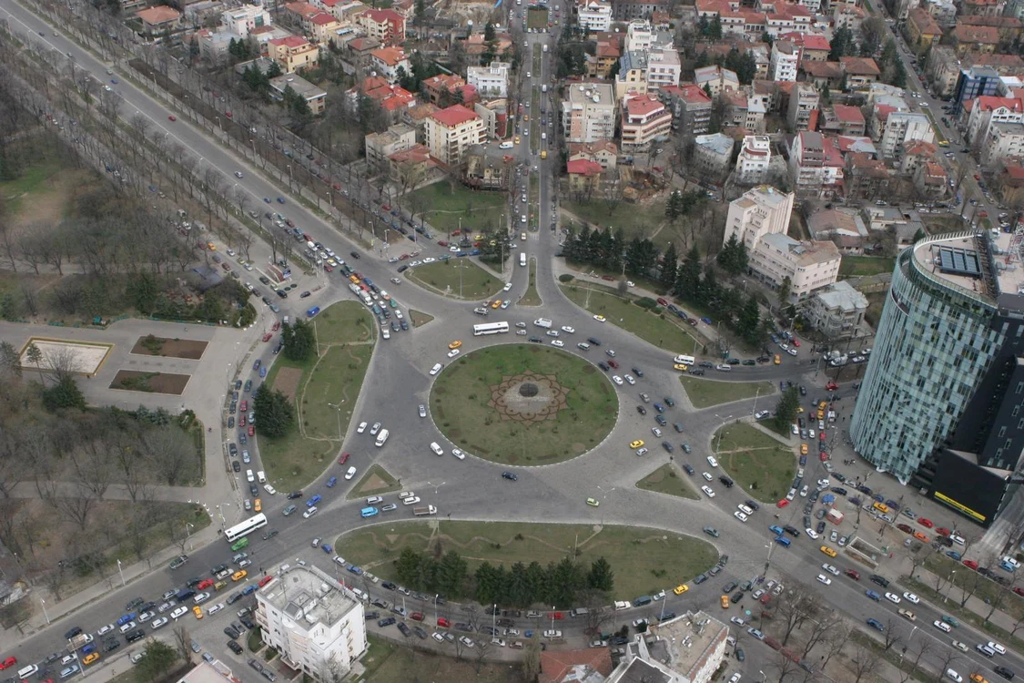 Încep lucrările în Piaţa Charles de Gaulle din Capitală FOTO Arhivă
