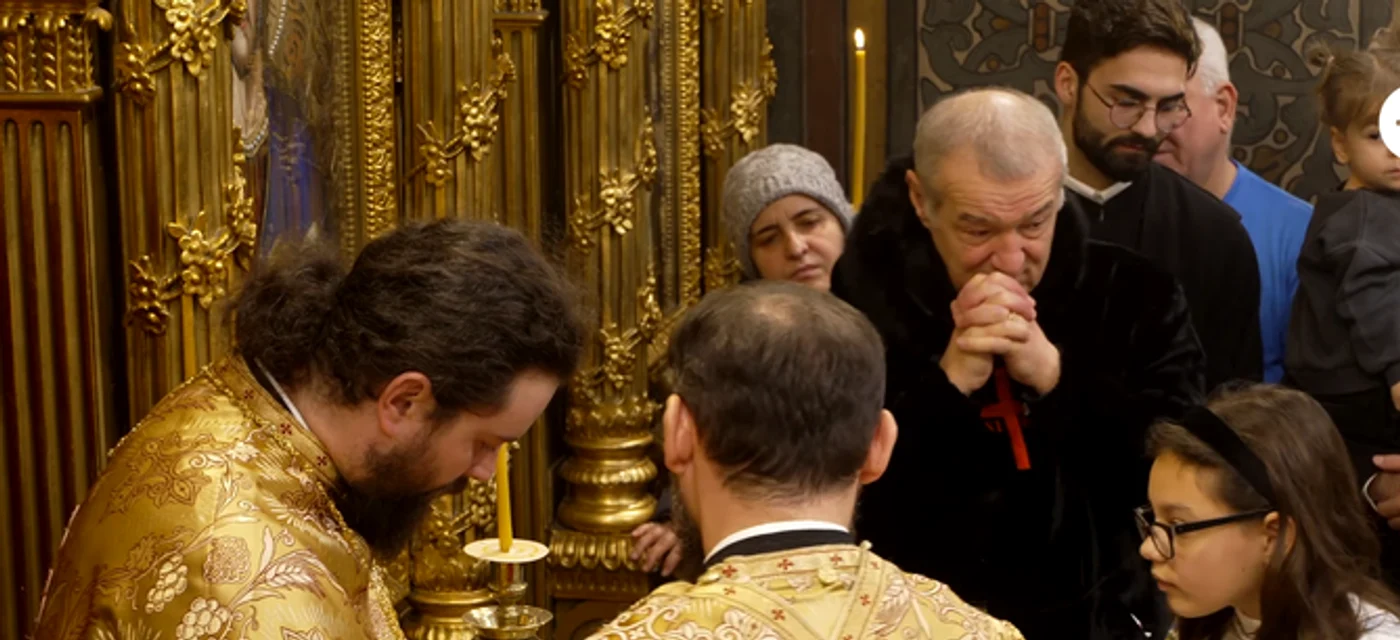 Gigi Becali a plâns în biserică  Foto/Captură TV Trinitas