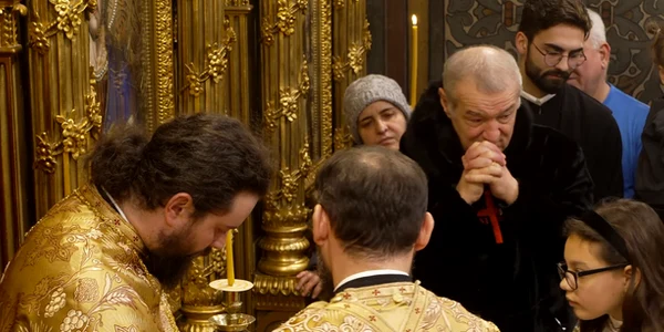 Gigi Becali a plâns în biserică. Captură Trinitas TV
