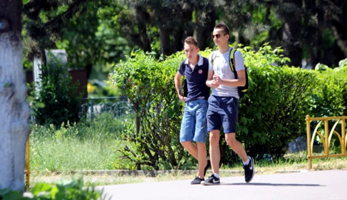 În următoarele două zile vremea va fi schimbătoare, norii vor acoperi mare parte din cerul țării, dar șansele de ploaie vor fi redusefoto: Click!