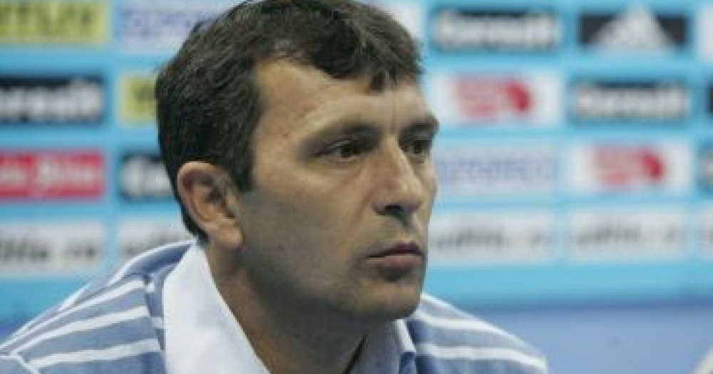 Petrolul Ploiești l-a dat afară pe antrenorul care n-a câștigat nimic în 20 de carieră. Prahovenii tremură în subsolul Superligii