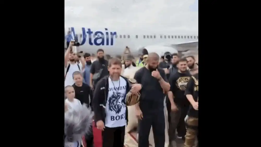 Ramzan Kadîrov a ajuns o umbră. De la imaginea de lider dur, la pacient dependent de dializă. Cine conduce, în realitate, statul cecen