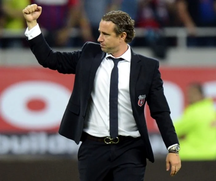 
    Laurenţiu Reghecampf  