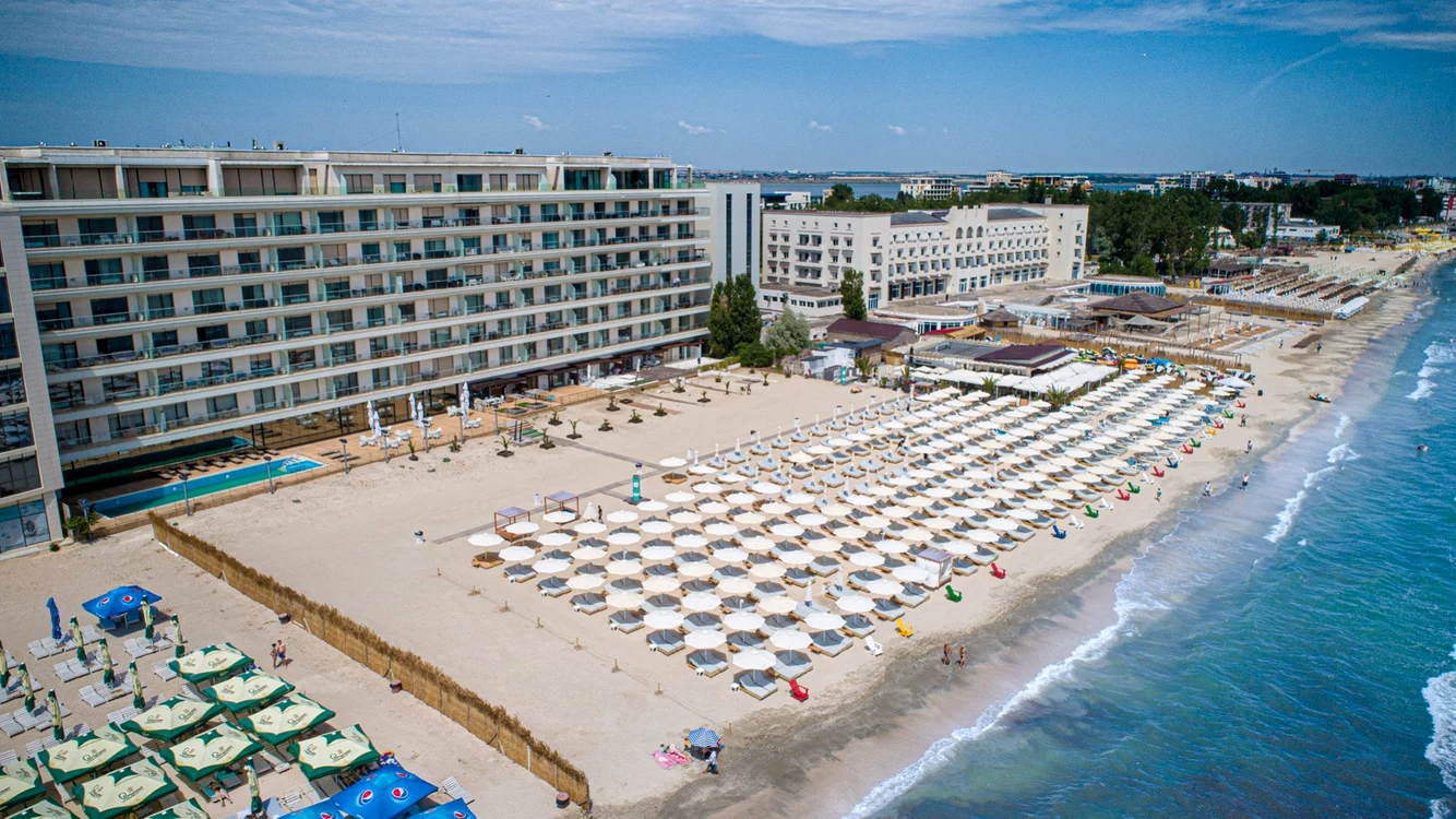 plaja mamaia foto Facebook Caelia Beach Mamaia jpg
