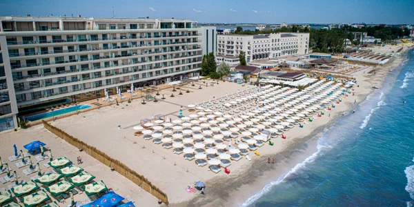 plaja mamaia foto Facebook Caelia Beach Mamaia jpg