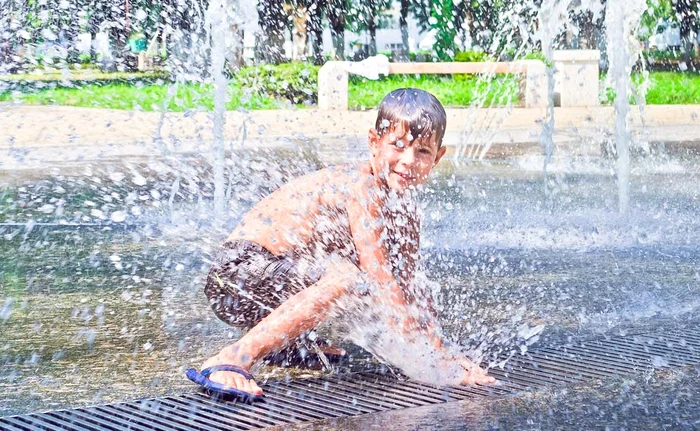 Păzea! Meteorologii anunţă patru zile toride, cu temperaturi de până la 37 de grade