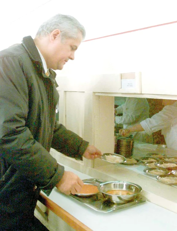 Năstase primeşte trei mese pe zi (foto: mediafax)