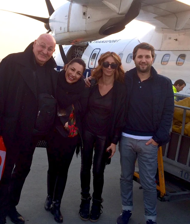 Mihaela s-a fotografiat în aeroport la Chişinău