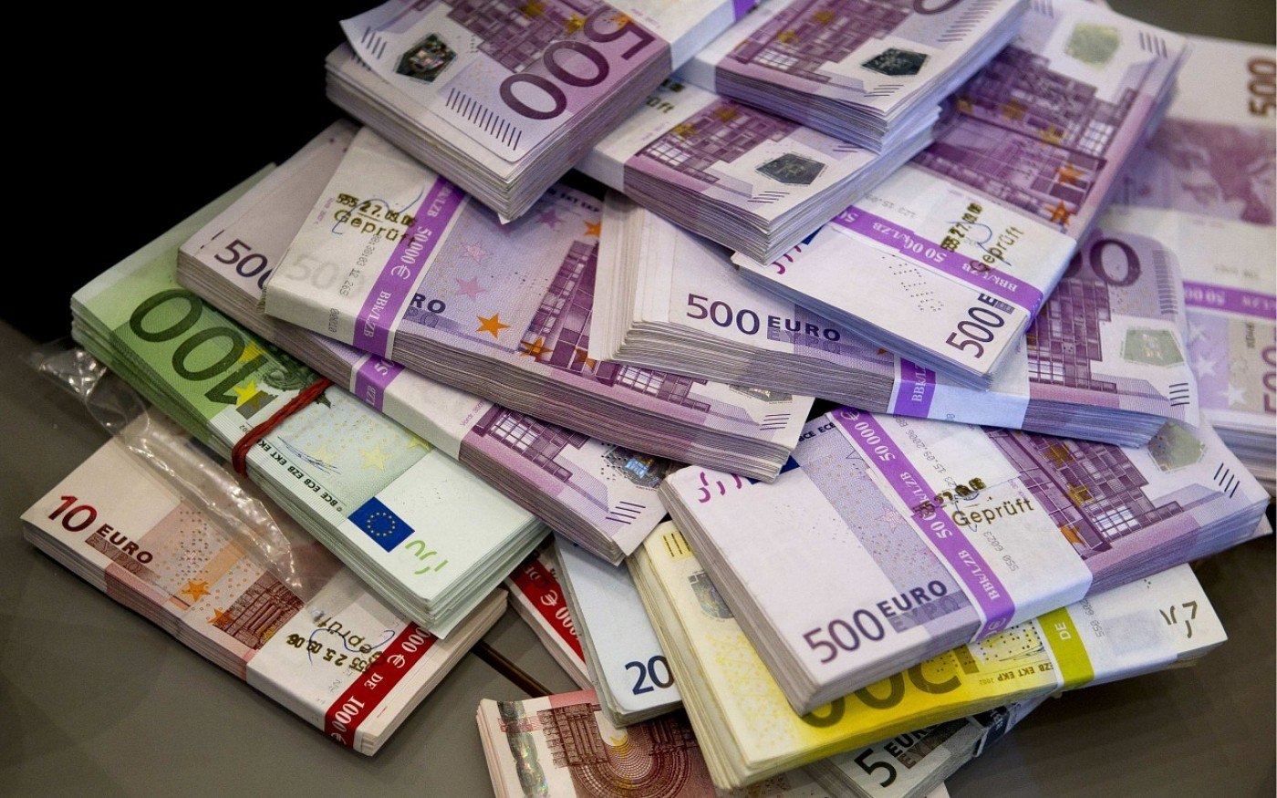 Român din Italia, victima unui furt de identitate. S-a trezit că datorează peste 800.000 de euro fiscului Român din Italia, victima unui furt de identitate. S-a trezit că datorează peste 800.000 de euro fiscului