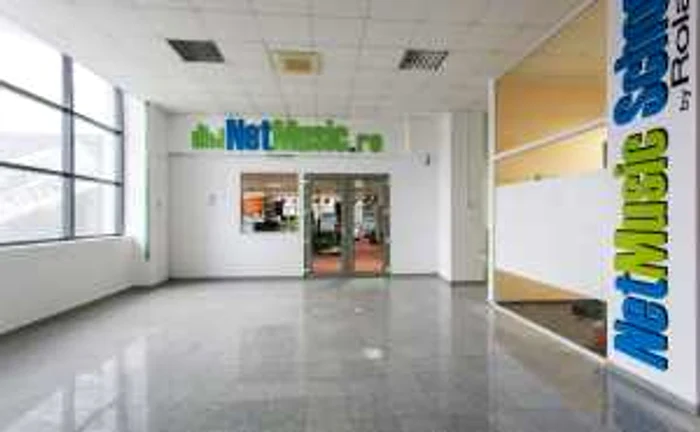 Motivul amenajării mai multor spaţii a fost numărul tot mai mare al elevilor