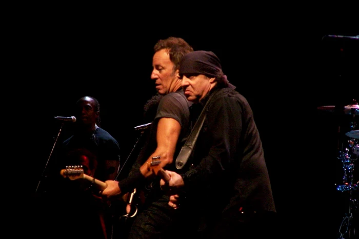 Steven Van Zandt și Bruce Sprinsteen pe scenă