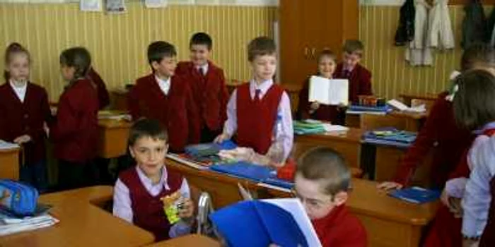 Anul acesta sunt disponibile 7.200 de locuri pentru elevii de clasa I în judetul Bacau.