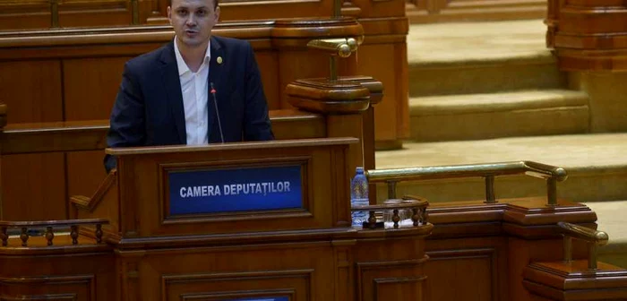 Sebastian Ghita in Camera Deputatilor FOTO Mediafax
