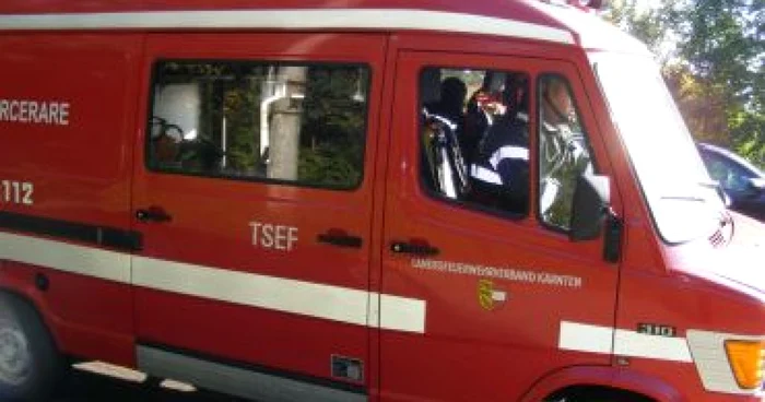 Reşiţa: Un câine a fost salvat de pompierii militari