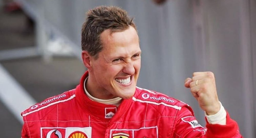 Există minuni! Michael Schumacher a dat un autograf pe o cască, la 12 ani de la teribilul accident