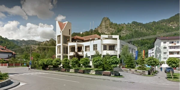 Primăria Brezoi - Vâlcea Foto Adevărul
