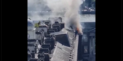 Incendiu devastator în Londra png