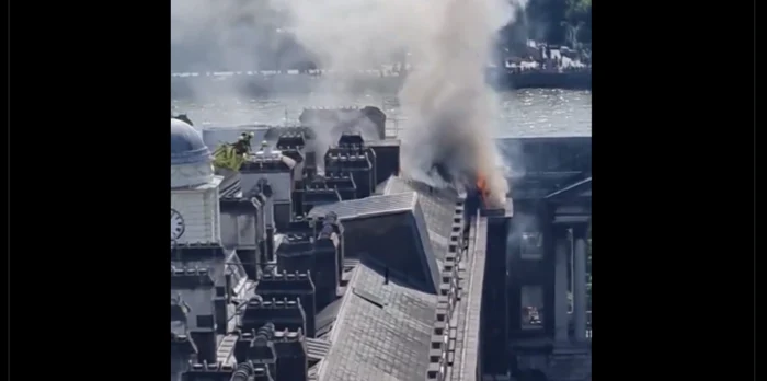 Incendiu devastator în Londra png