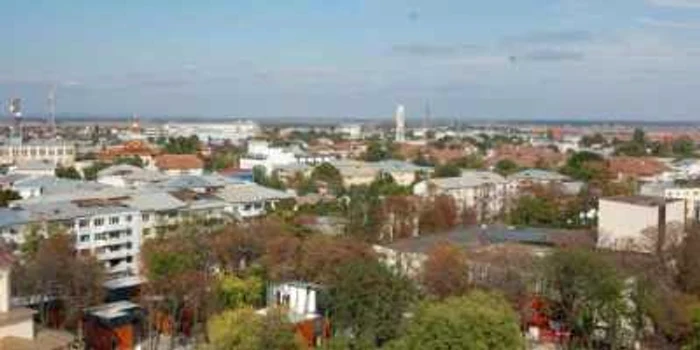 Municipiul este, cel puțin în zona centrală, supraaglomerat