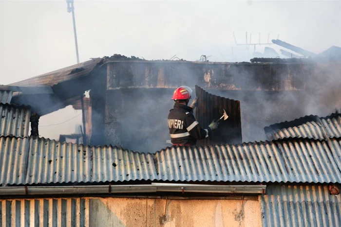 Incendiu pe strada Pescarilor